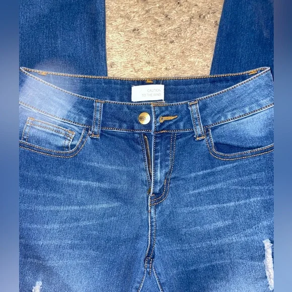 Caution to the Wind woman’s jeans size 7 - Picture 2 of 4